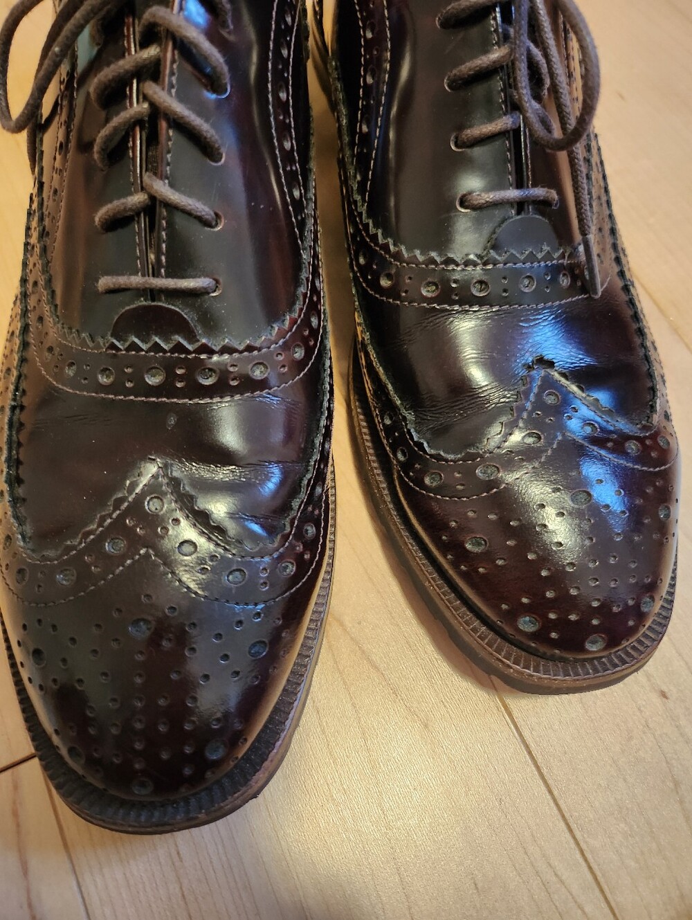 Johnston & Murphy Womens Burgundy Wingtip Brogues - Classic Leather Dress Shoes - Picture 7 of 9